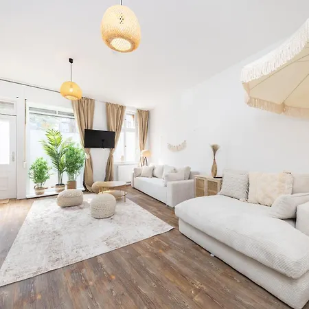 Apartment Apartments *