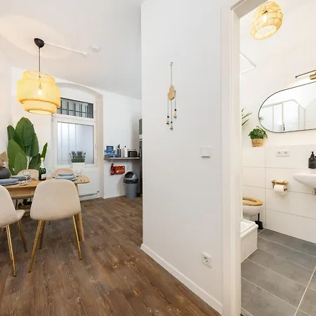 Apartment Apartments *